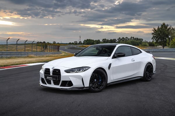 Matowe czarne kute felgi BMW M4 G82\ Matowe czarne kute felgi na białym BMW M4 G82