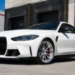 Matowe czarne czy polerowane — co lepiej pasuje do białego BMW M4 G82?