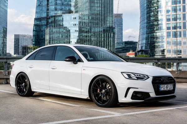 Kute felgi na zamówienie do białego Audi A4 S-Line B9