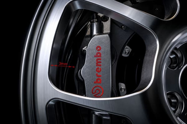 Analiza luzu między felgą a zaciskiem hamulcowym w VW Golf GTI Mk8